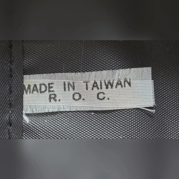 Lovely Vintage 1980s Black Wristlet Clutch with Bow & Ruffles •  Excellent! - Picture 5 of 8